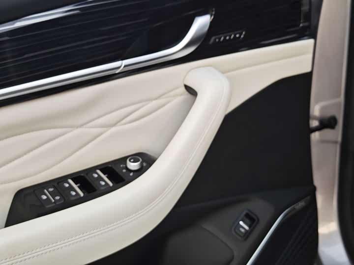 Фото 20 - Geely Monjaro