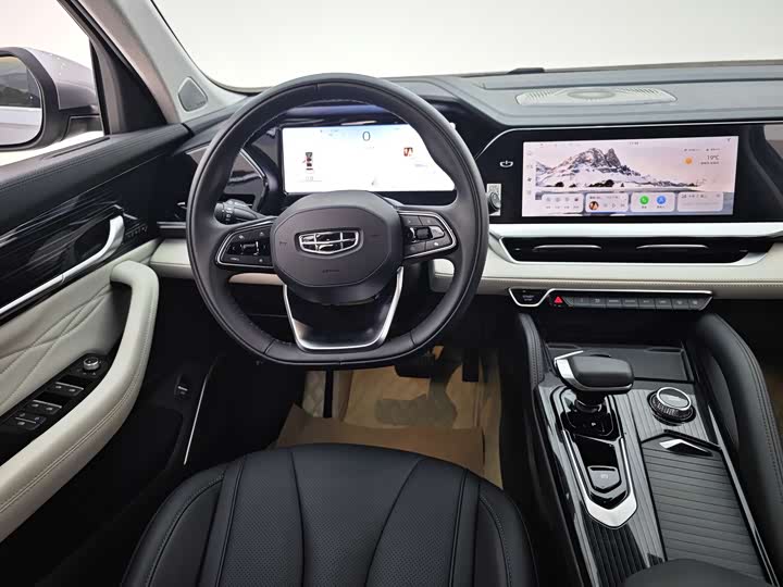 Фото 21 - Geely Monjaro