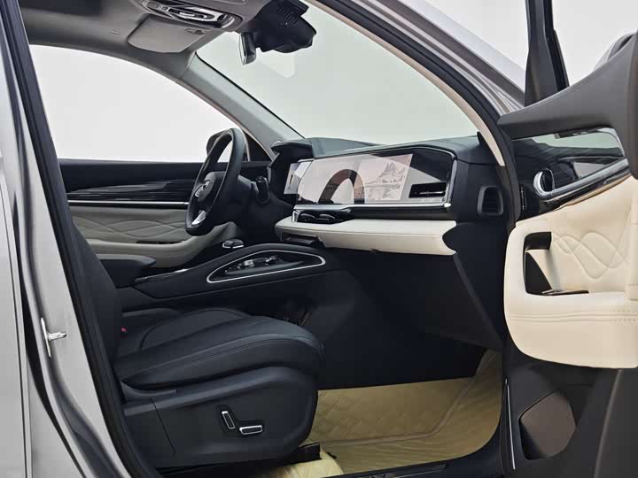 Фото 23 - Geely Monjaro