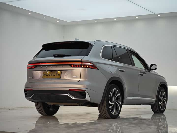 Фото 6 - Geely Monjaro