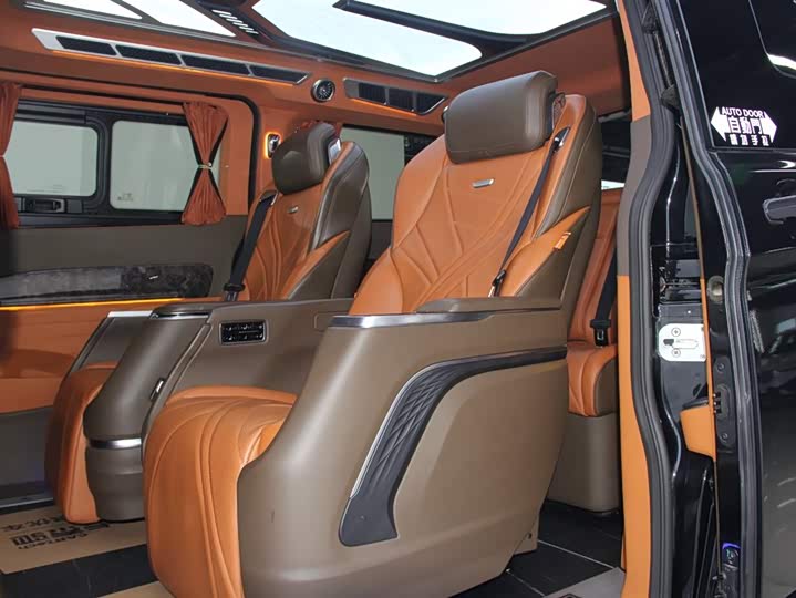 Фото 11 - Ford Tourneo