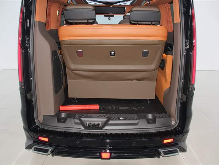 Фото 17 - Ford Tourneo