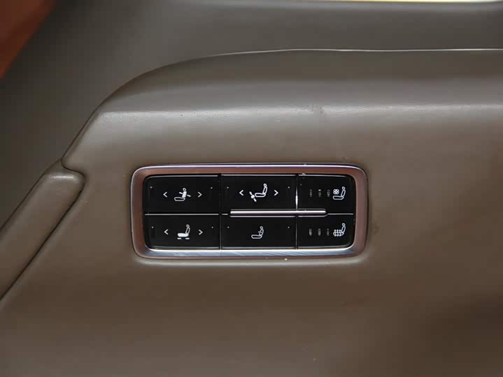 Фото 26 - Ford Tourneo