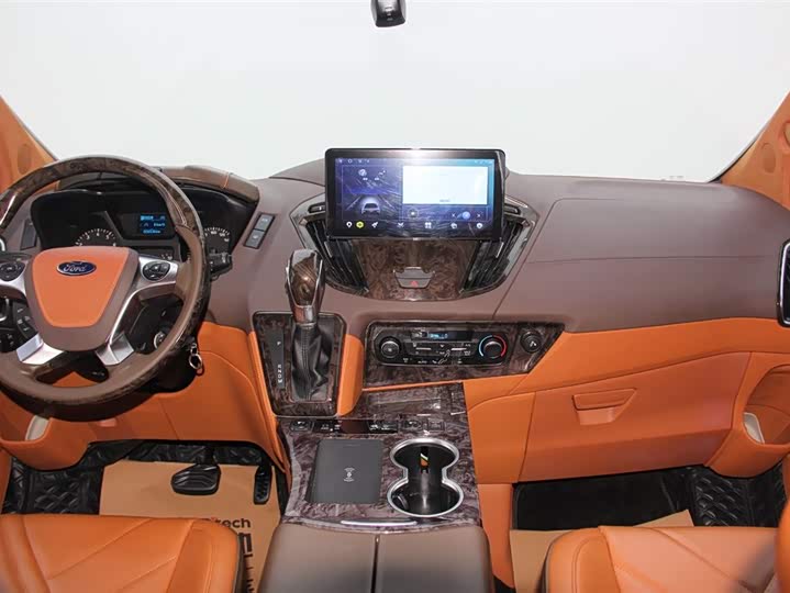 Фото 7 - Ford Tourneo