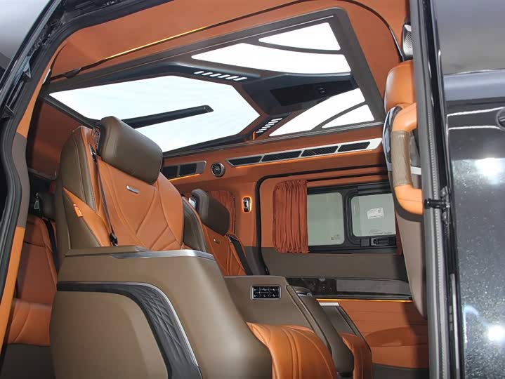 Фото 8 - Ford Tourneo