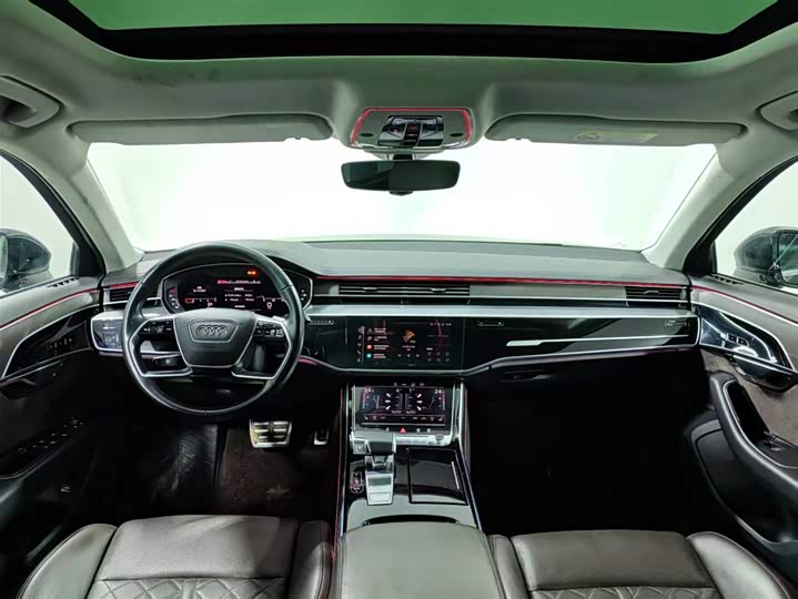 Фото 10 - Audi A8