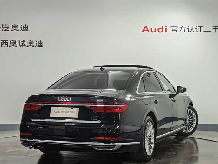 Фото 4 - Audi A8