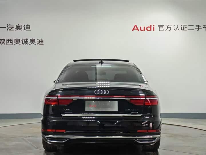 Фото 5 - Audi A8