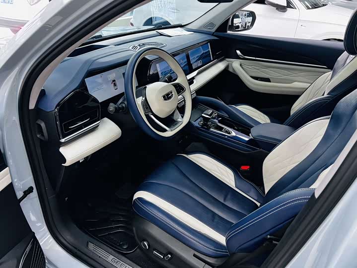 Фото 3 - Geely Monjaro