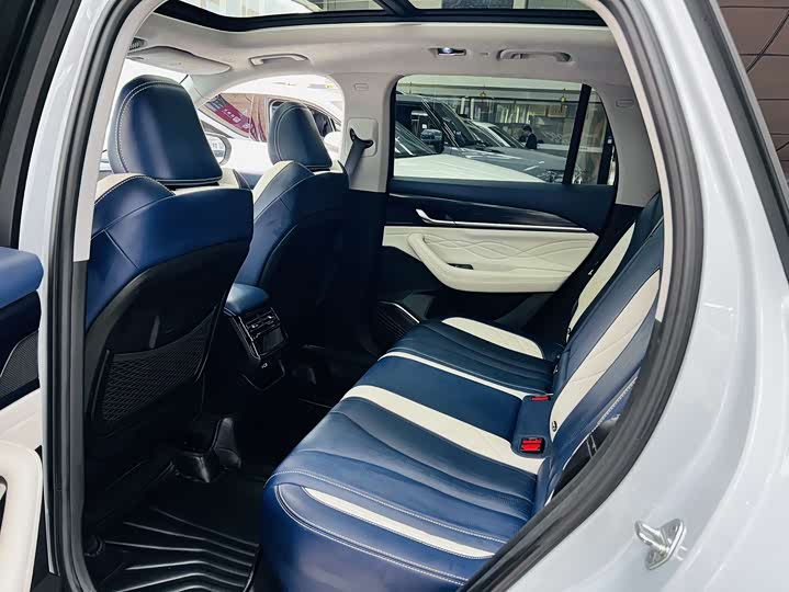 Фото 4 - Geely Monjaro