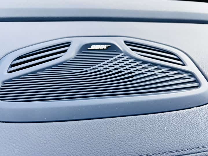 Фото 6 - Geely Monjaro