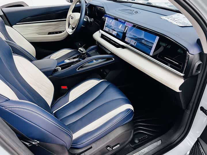 Фото 9 - Geely Monjaro