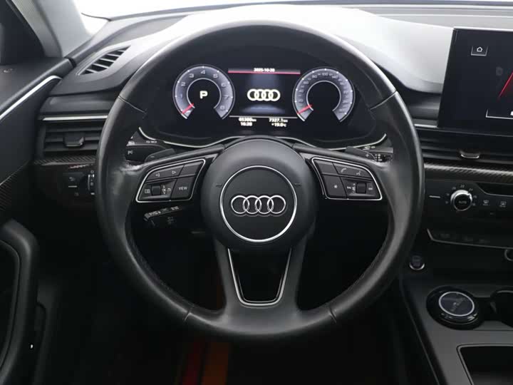 Фото 10 - Audi A4L