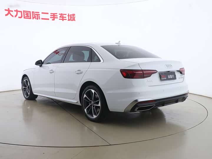 Фото 16 - Audi A4L