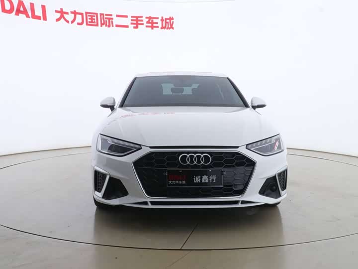 Фото 2 - Audi A4L