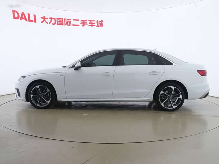 Фото 5 - Audi A4L