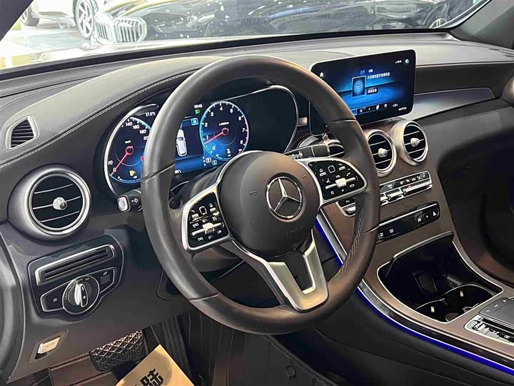 Фото 15 - Mercedes-Benz GLC-Class