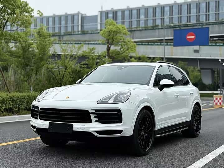 Фото 1 - Porsche Cayenne