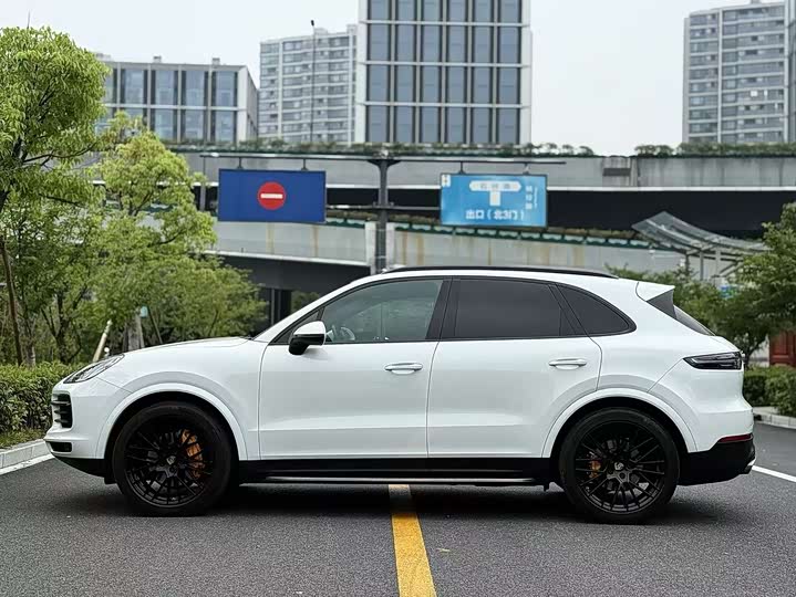 Фото 8 - Porsche Cayenne