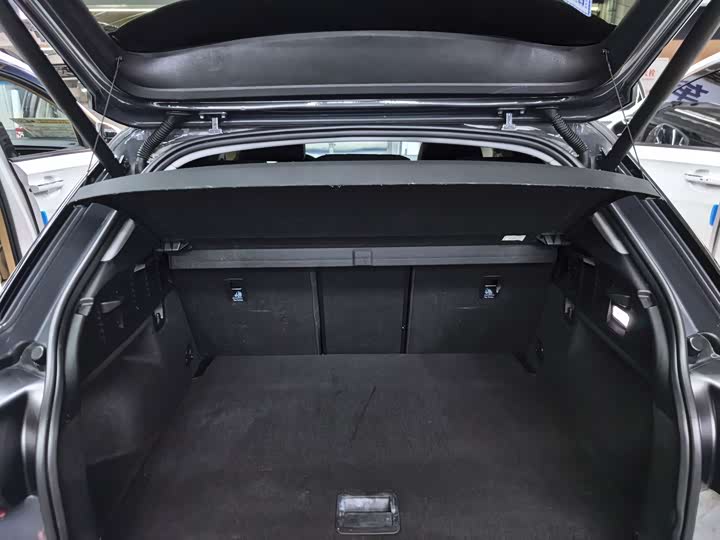 Фото 15 - Audi Q2L