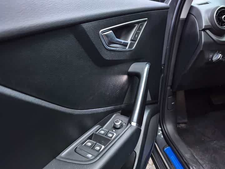 Фото 5 - Audi Q2L