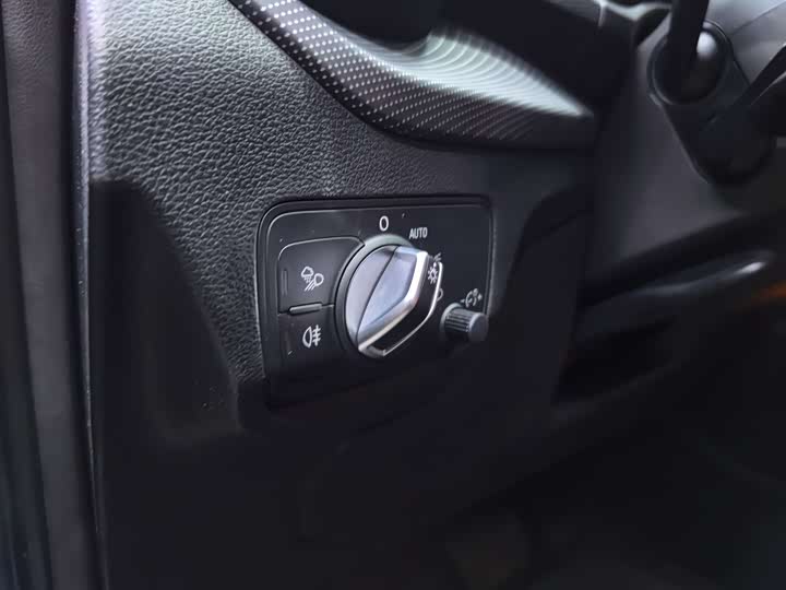 Фото 7 - Audi Q2L