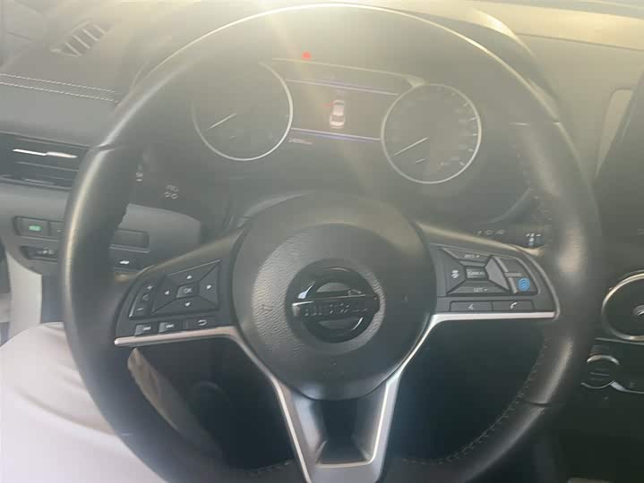 Фото 3 - Nissan Sylphy