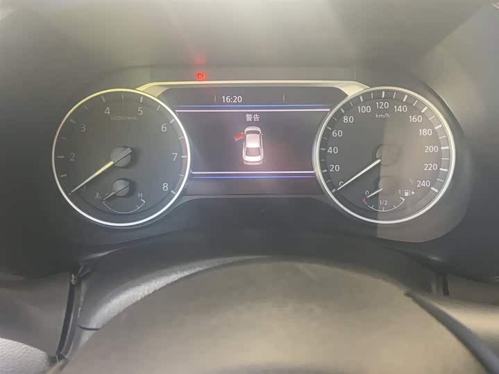 Фото 4 - Nissan Sylphy