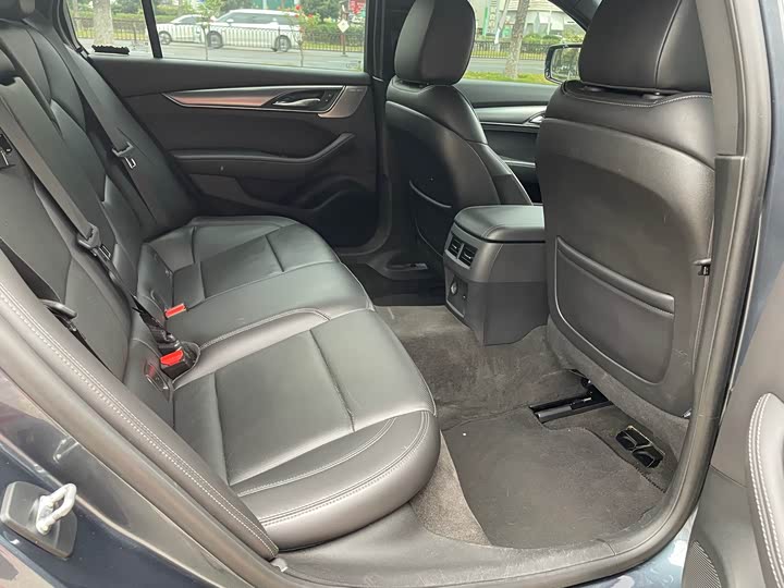 Фото 10 - Cadillac CT5