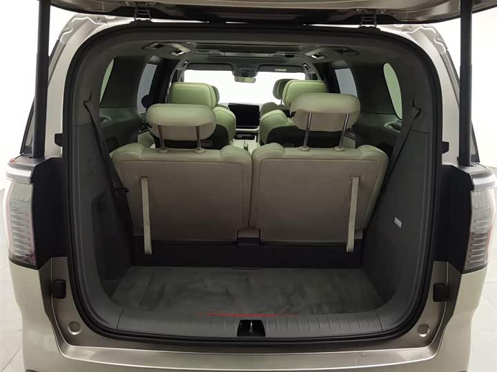 Фото 16 - Zeekr 009