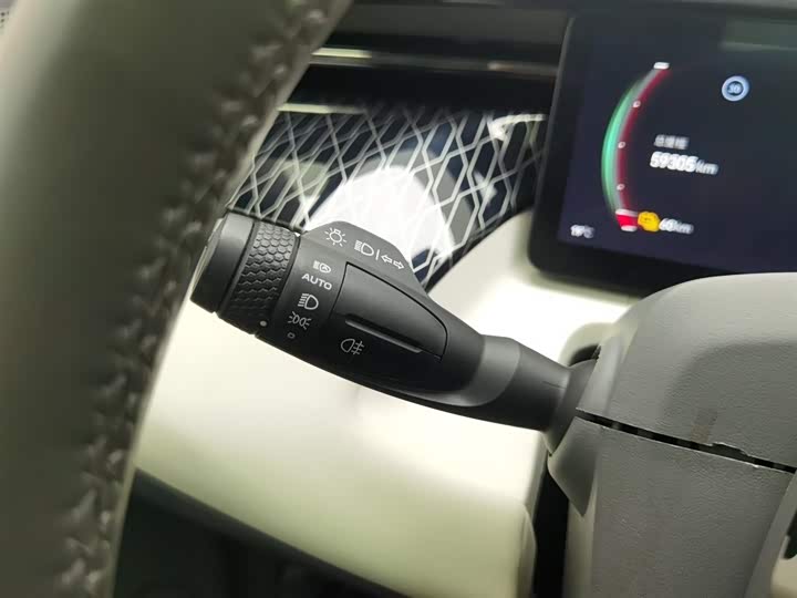 Фото 21 - Zeekr 009