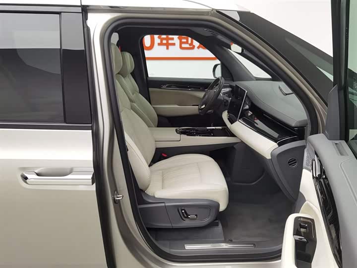 Фото 23 - Zeekr 009