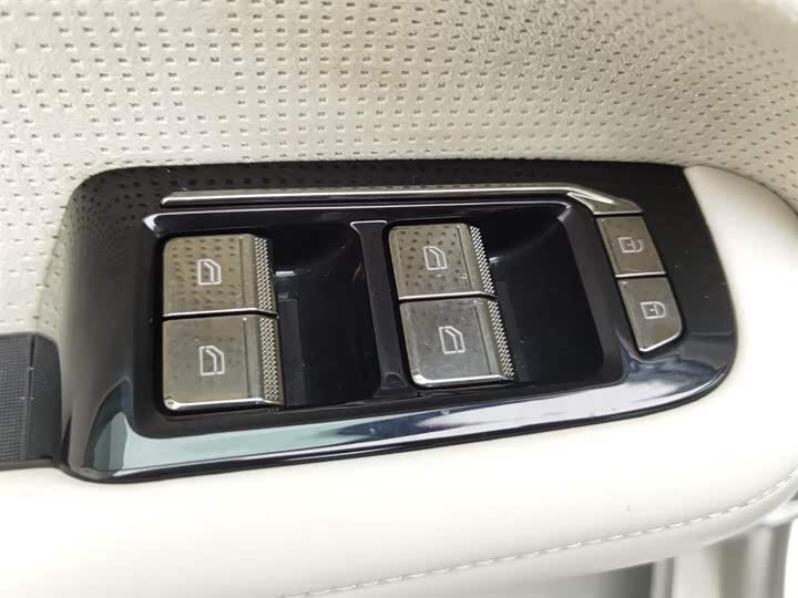 Фото 9 - Zeekr 009