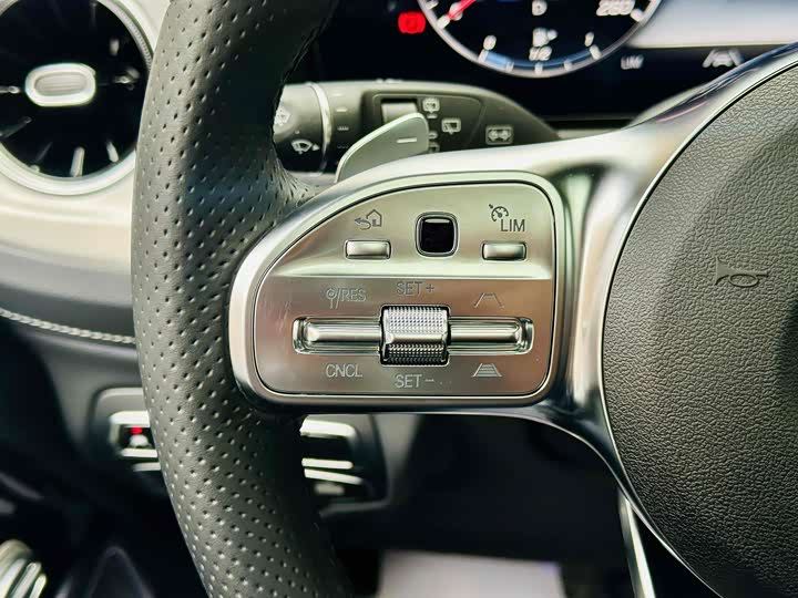 Фото 12 - Mercedes-Benz G-Class