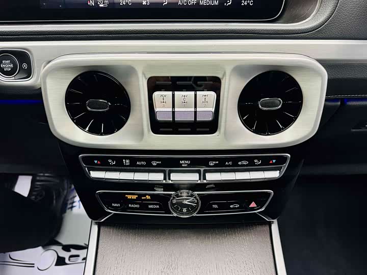 Фото 14 - Mercedes-Benz G-Class