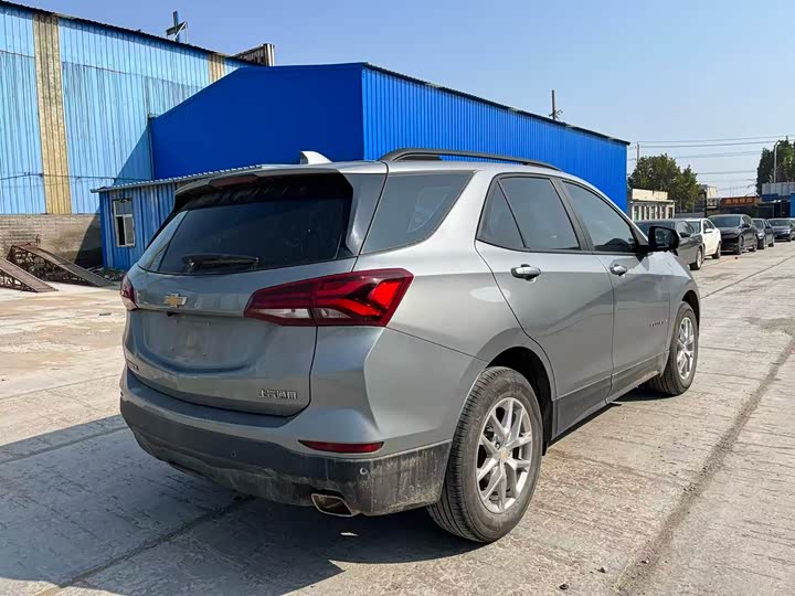 Фото 4 - Chevrolet Equinox
