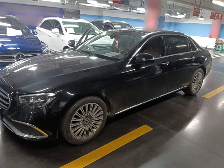 Фото 2 - Mercedes-Benz E-Class