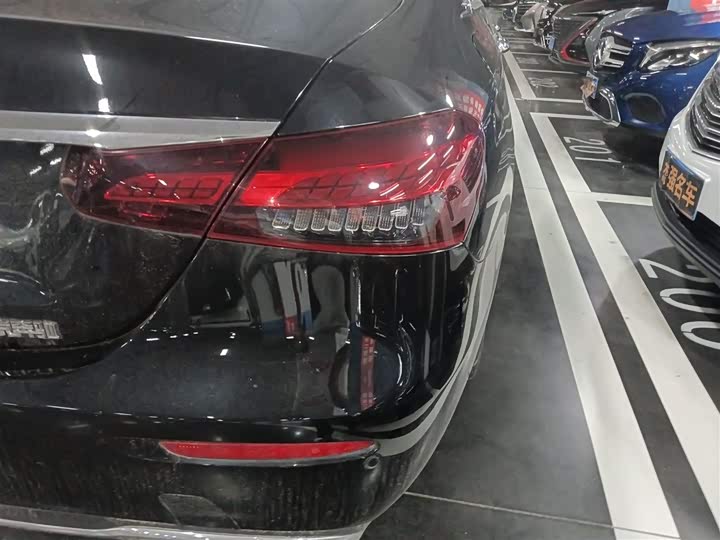 Фото 8 - Mercedes-Benz E-Class