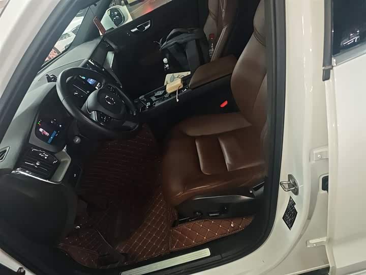 Фото 15 - Volvo XC60