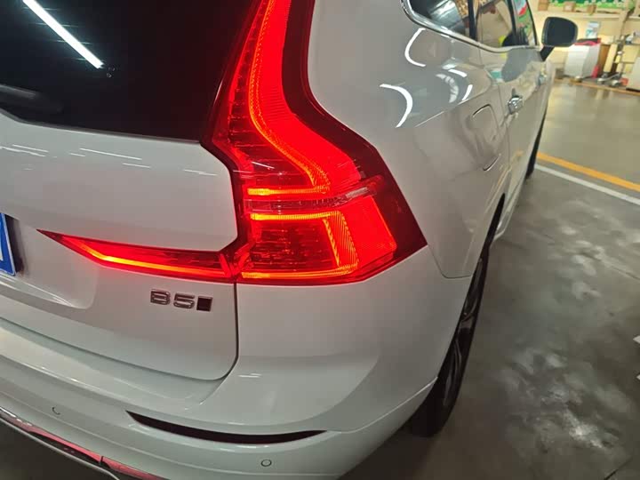 Фото 8 - Volvo XC60