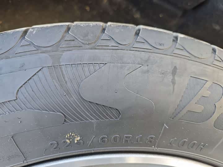 Фото 15 - Geely Atlas