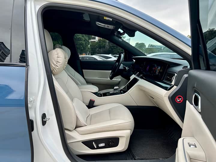 Фото 11 - LiXiang One