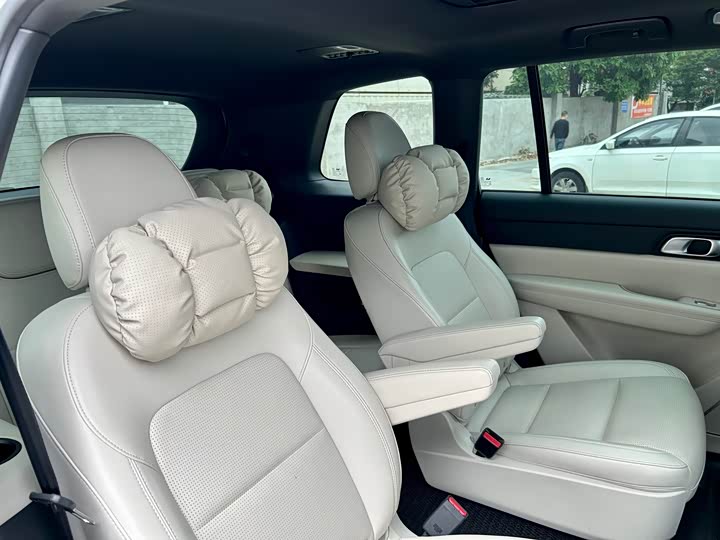 Фото 12 - LiXiang One