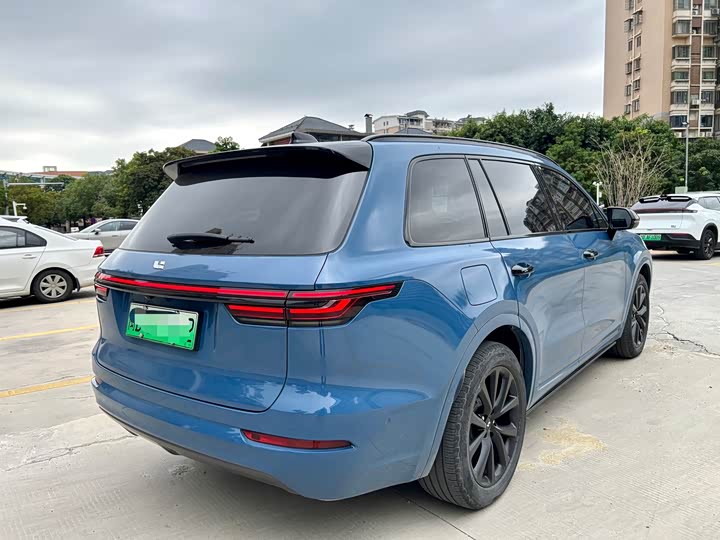 Фото 16 - LiXiang One