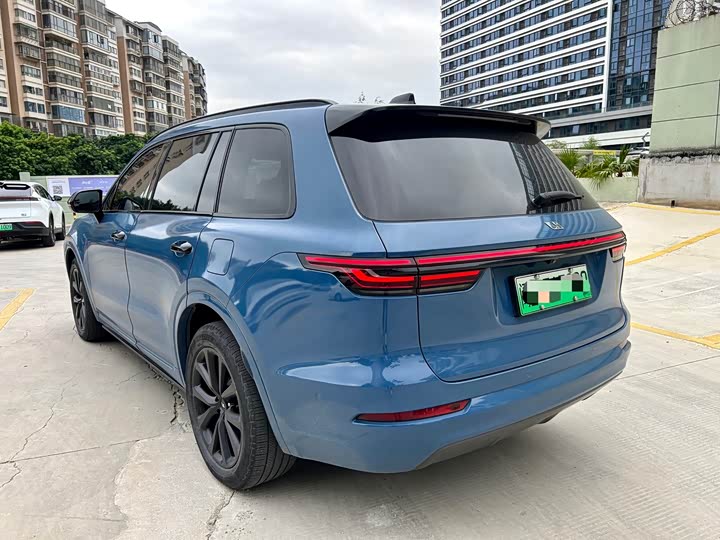 Фото 18 - LiXiang One