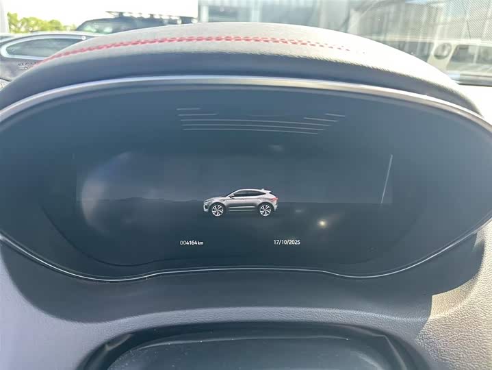 Фото 11 - Jaguar E-Pace