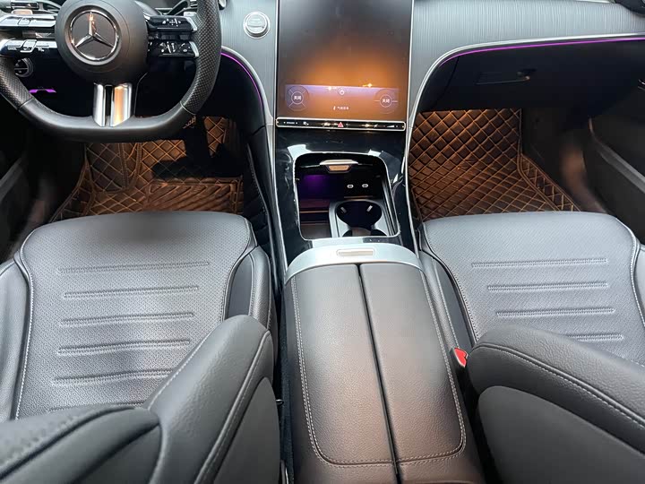 Фото 11 - Mercedes-Benz C-Class