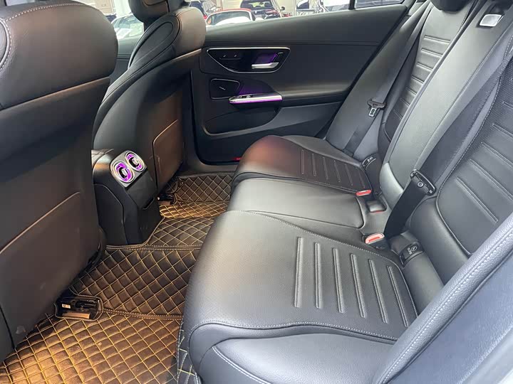 Фото 9 - Mercedes-Benz C-Class