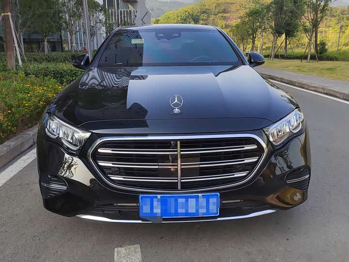 Фото 2 - Mercedes-Benz E-Class