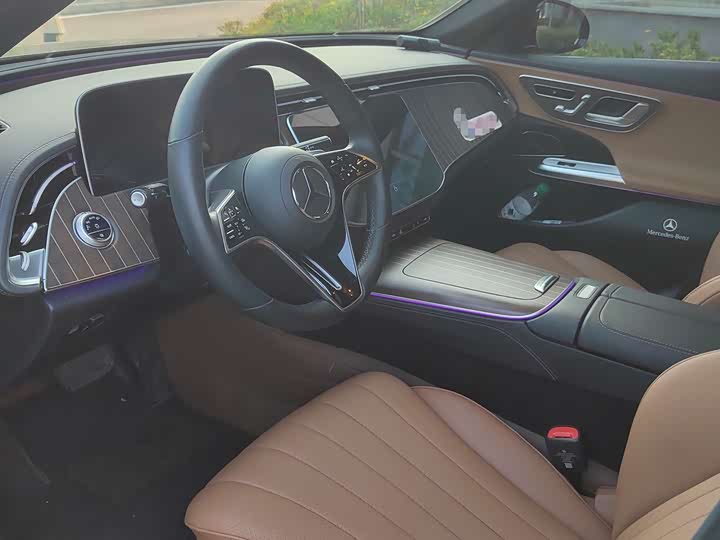 Фото 4 - Mercedes-Benz E-Class